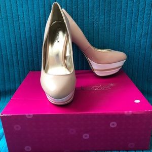 Shoe Dazzle Shoes - Showstopper Shoedazzle “Taya” platform stilettos Shoe Dazzle Shoes - Showstopper Shoedazzle “Taya” platform stilettos